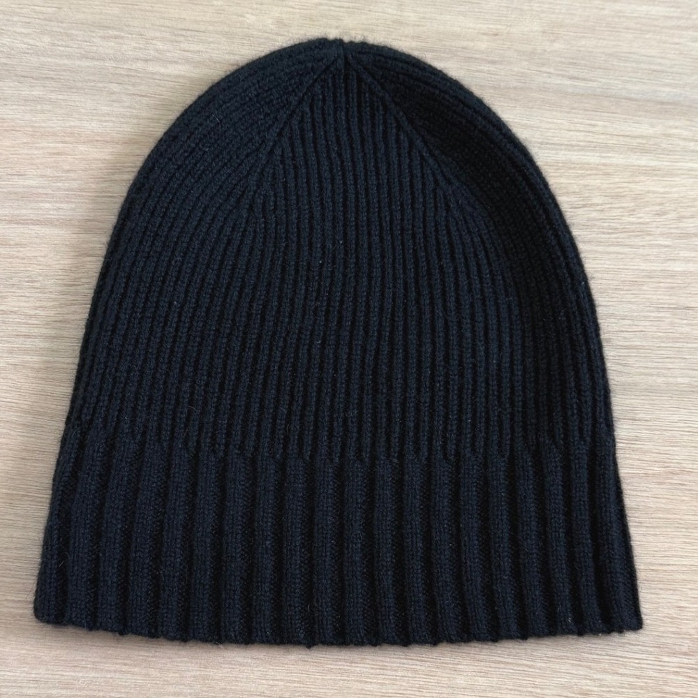 Nordstrom 100% Cashmere Ribbed Beanie Hat Black NWT Stretch Soft Winter